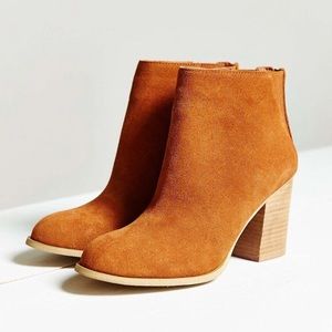 Urban Outfitters Ecote Ankle Boot